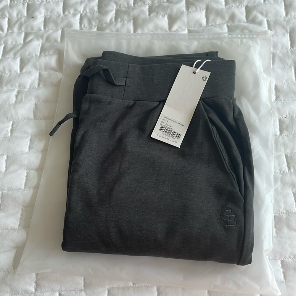Cozy Earth Women’s Bamboo Jogger Brand New w/Tags Size Small Charcoal